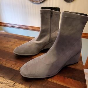 Aerosole ankle booties NWT